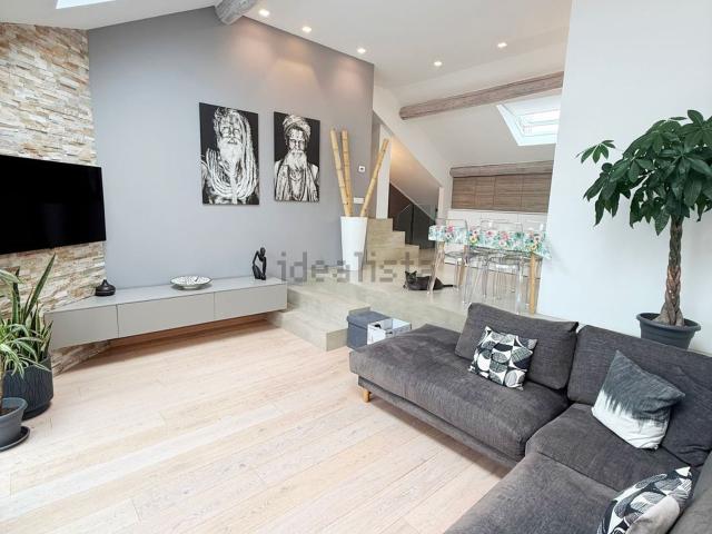 Appartamento in vendita di 145 m² in Via Antonio Maria Ceriani