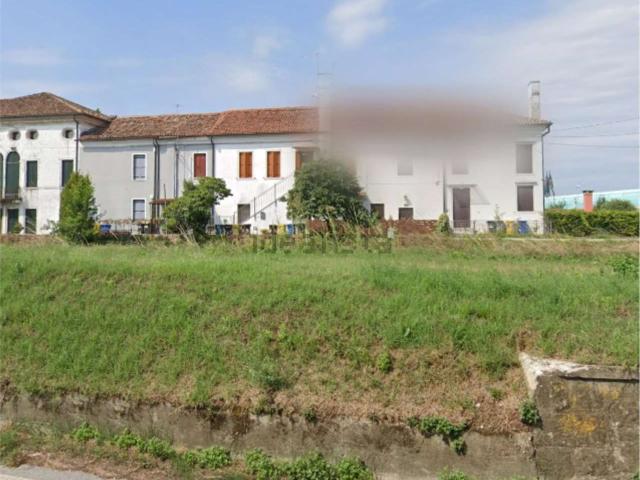Appartamento in vendita di 145 m² in Via Argine Destro Canale Taglio, 94