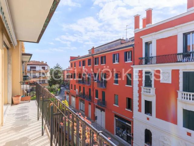 Appartamento in vendita di 145 m² in Via Biagio Zulian