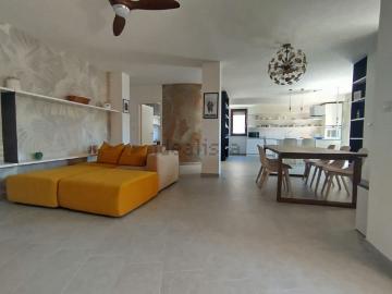 Appartamento in vendita di 145 m² in Via G. Castromediano, 34