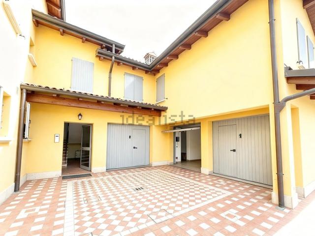Appartamento in vendita di 145 m² in Via G. d&apos Annunzio, 129
