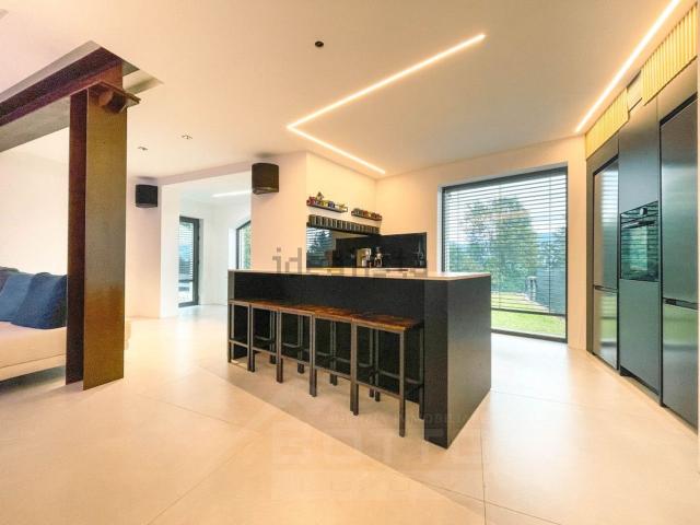 Appartamento in vendita di 145 m² in Via G. Susena, 25