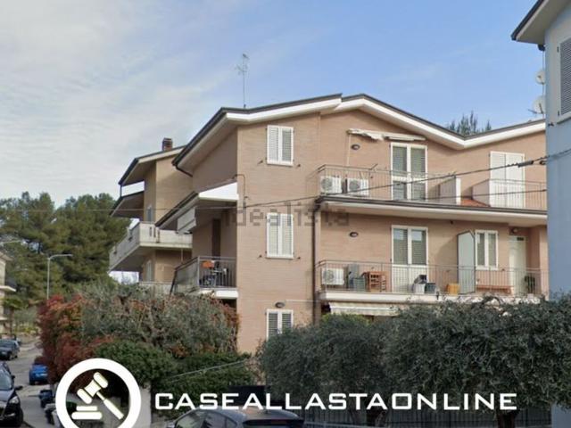 Appartamento in vendita di 145 m² in Via Giuseppe la Masa