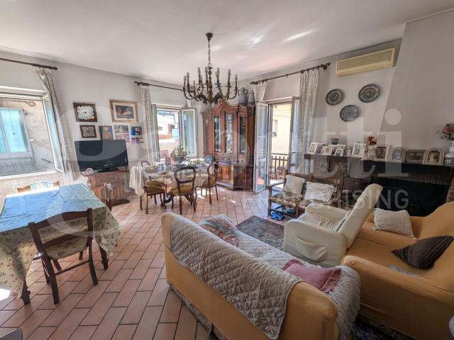 Appartamento in vendita di 145 m² in Via Giacomo Matteotti, 28