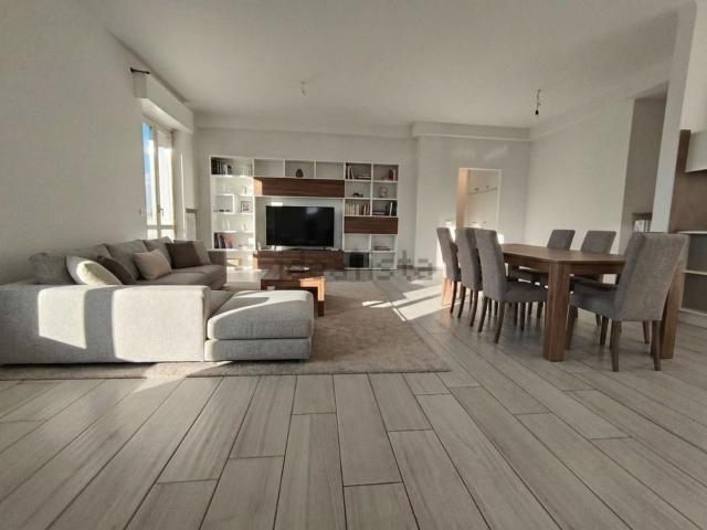 Appartamento in vendita di 145 m² in Via Giotto, 4