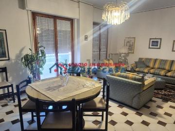 Appartamento in vendita di 145 m² in Via Giovanni Adragna