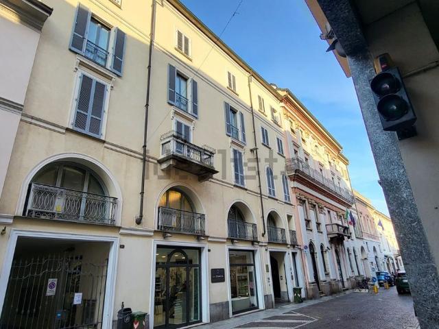 Appartamento in vendita di 145 m² in Via Giovanni Merula, 26