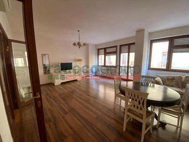 Appartamento in vendita di 145 m² in Via Grande, 124