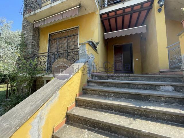Appartamento in vendita di 145 m² in Via Docciola