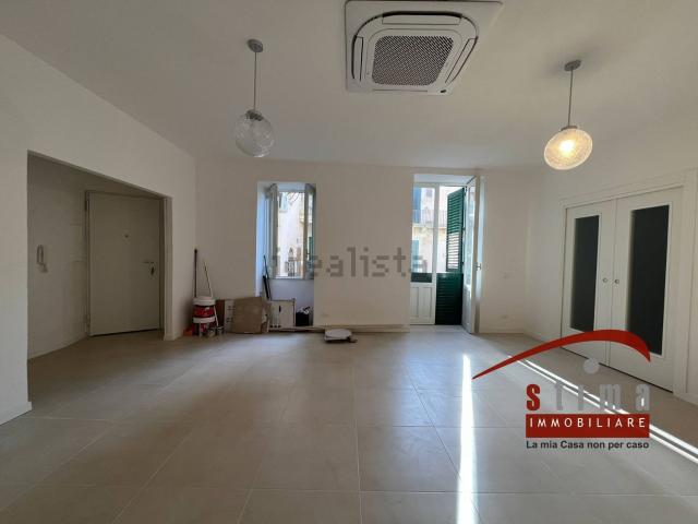 Appartamento in vendita di 145 m² in Via del Teatro, 4