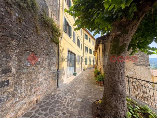 Appartamento in vendita di 145 m² in Via della penna, 24