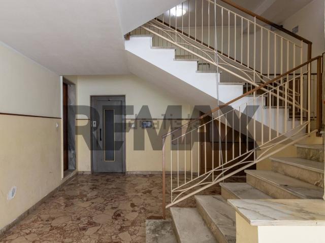 Appartamento in vendita di 145 m² in Via della Pentapoli, 9