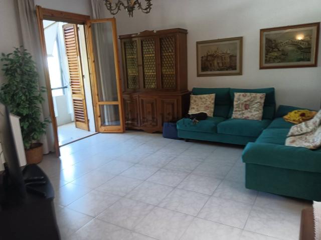 Appartamento in vendita di 145 m² in Via delle Viole