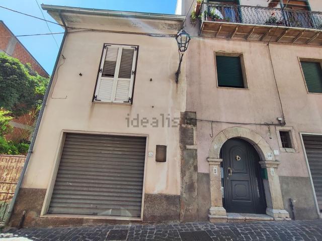 Appartamento in vendita di 145 m² in Via F. Cianciulli, 7
