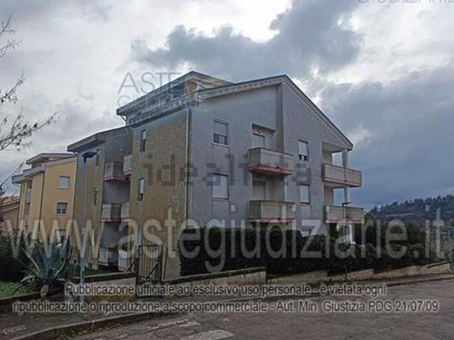 Appartamento in vendita di 145 m² in Via Fonte Canale, 40
