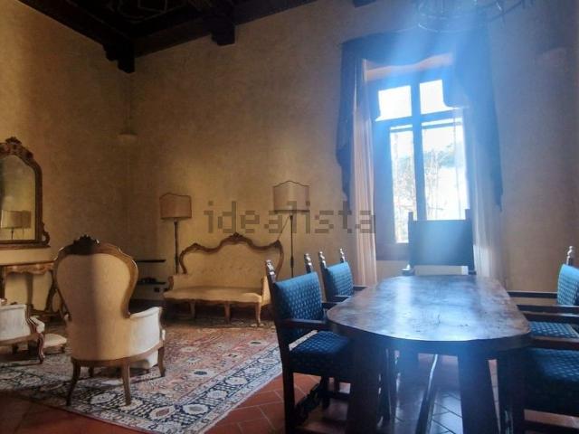 Appartamento in vendita di 145 m² in Via Franceschi