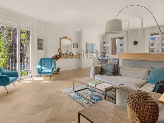 Appartamento in vendita di 145 m² in Via Francesco Cherubini