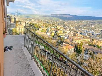 Appartamento in vendita di 145 m² in Via Francesco Crispi, 2