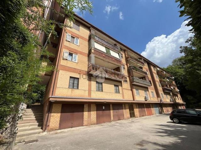 Appartamento in vendita di 145 m² in Via Lorenzo Ferrante, 170