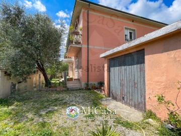 Appartamento in vendita di 145 m² in Via Livornese