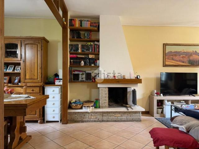 Appartamento in vendita di 145 m² in Via Lucchese Romana, 1