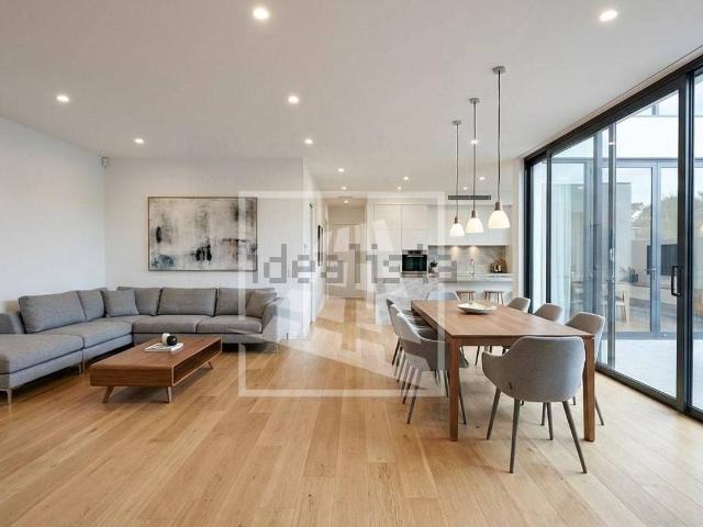 Appartamento in vendita di 145 m² in Via Marco Tullio Cicerone