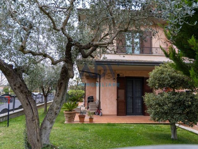Appartamento in vendita di 145 m² in Via Martiri delle Foibe, 10