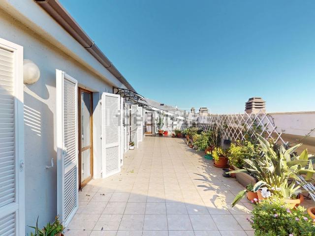 Appartamento in vendita di 145 m² in Via Martiri di Spagna