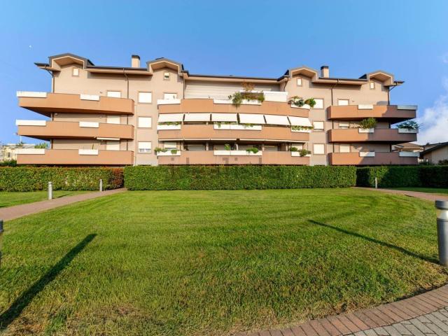 Appartamento in vendita di 145 m² in Via Nilde Iotti, 16