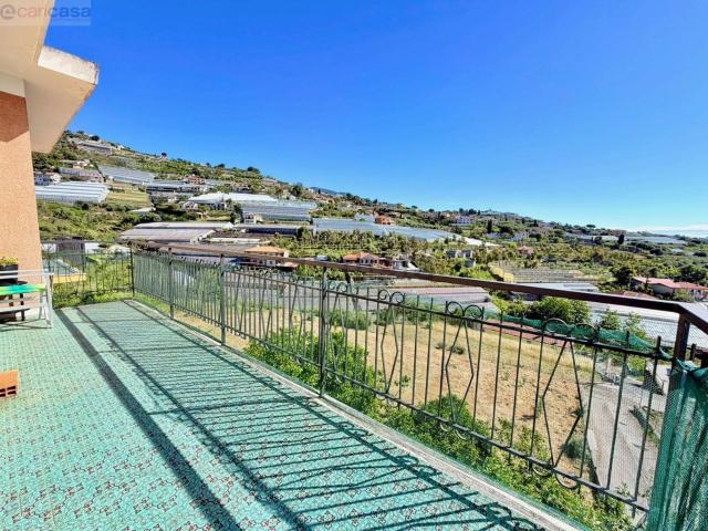 Appartamento in vendita di 145 m² in Via Solaro Rapalin