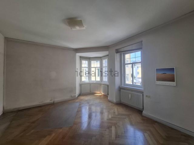 Appartamento in vendita di 145 m² in Via San Quirino