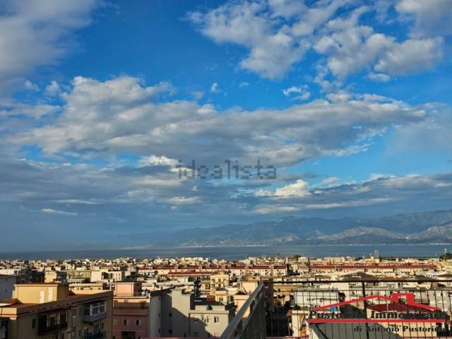 Appartamento in vendita di 145 m² in Via Sbarre Superiori