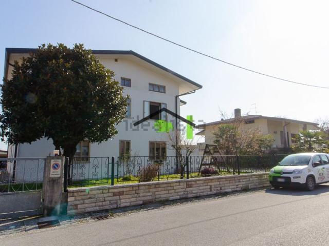 Appartamento in vendita di 145 m² in Via Pontebba, 11