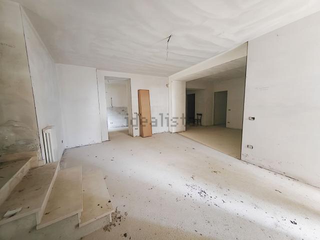 Appartamento in vendita di 145 m² in Via Pacifico Bonfranceschi, 12