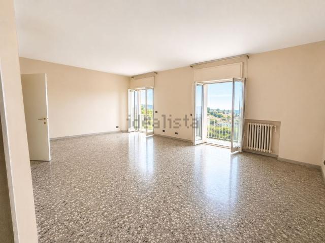 Appartamento in vendita di 145 m² in Via Pantaleo Carabellese, 10