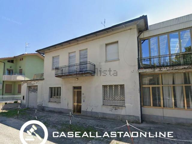 Appartamento in vendita di 145 m² in Via Provinciale Feltresca