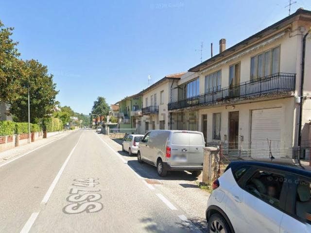 Appartamento in vendita di 145 m² in Via Provinciale Feltresca
