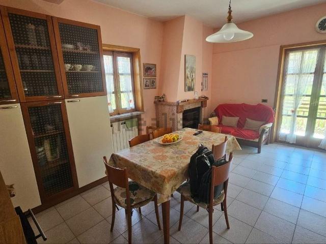Appartamento in vendita di 145 m² in Via Toppa, 26