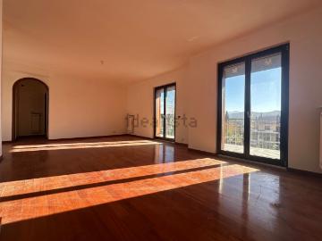 Appartamento in vendita di 145 m² in Via Taverna Campanile, 6