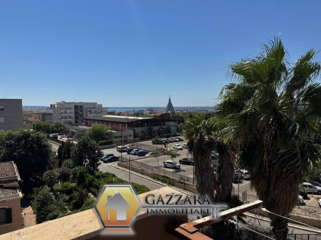Appartamento in vendita di 145 m² in Via Tisia