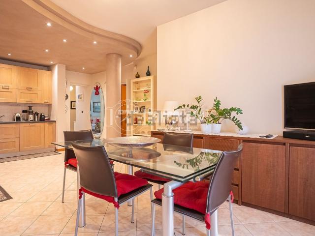 Appartamento in vendita di 145 m² in Via Umberto Treccani, 3