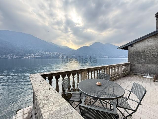 Appartamento in vendita di 145 m² in Via Vecchia Regina, 102