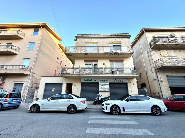 Appartamento in vendita di 145 m² in Viale della Regione, 96