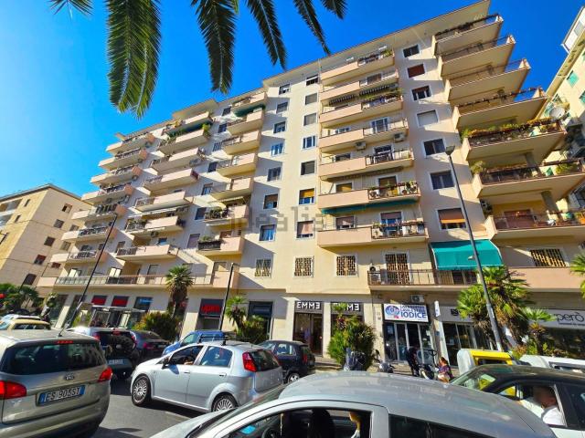 Appartamento in vendita di 145 m² in Viale di Augusto, 56