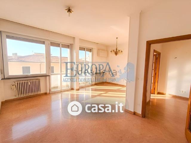 Appartamento in vendita di 145 m² in Viale Francesco Bonaini, 48