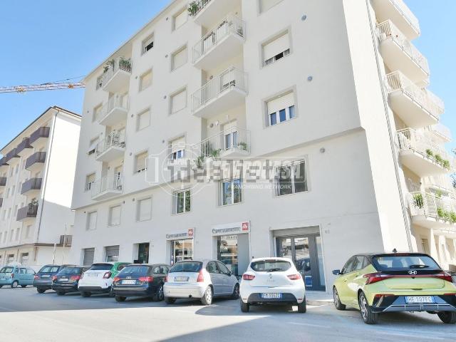 Appartamento in vendita di 145 m² in Viale Marcello Federici