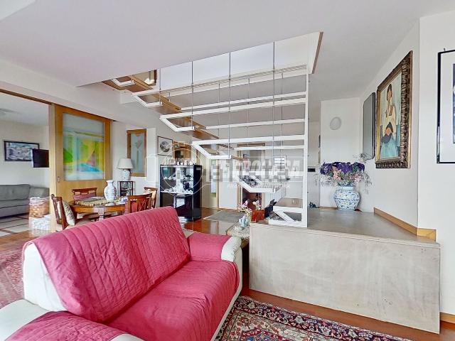 Appartamento in vendita di 145 m² in Viale Olimpico, 102