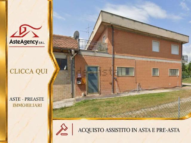 Appartamento in vendita di 145 m² in Contrada Chiaravalle, 25