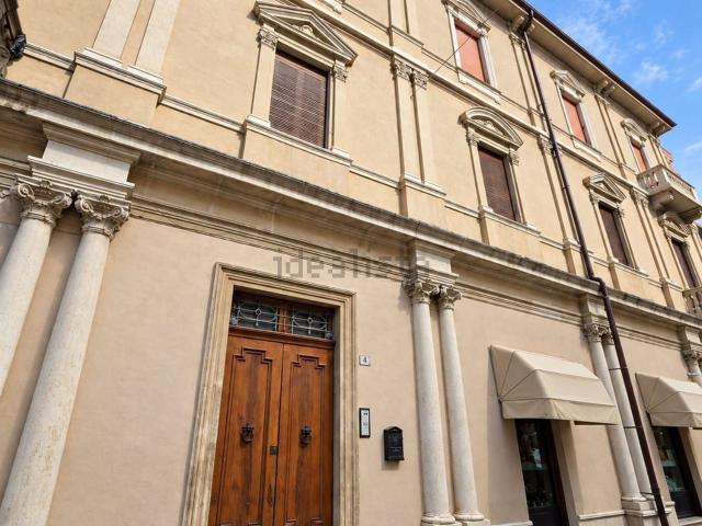 Appartamento in vendita di 145 m² in Corso Trento e Trieste