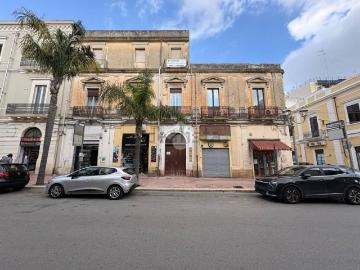 Appartamento in vendita di 145 m² in Corso Umberto I, 120
